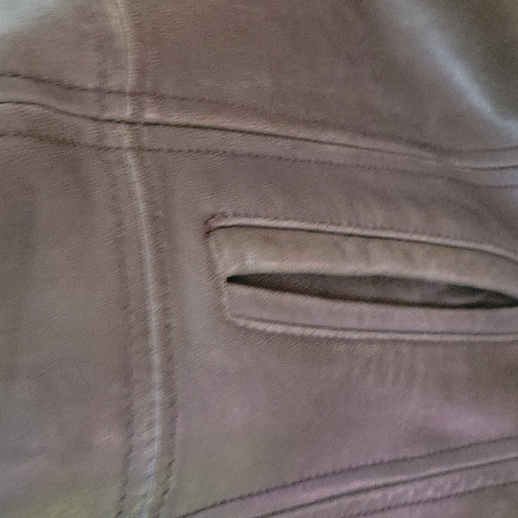 Danier ladies trench leather coat - Picture 7 of 7